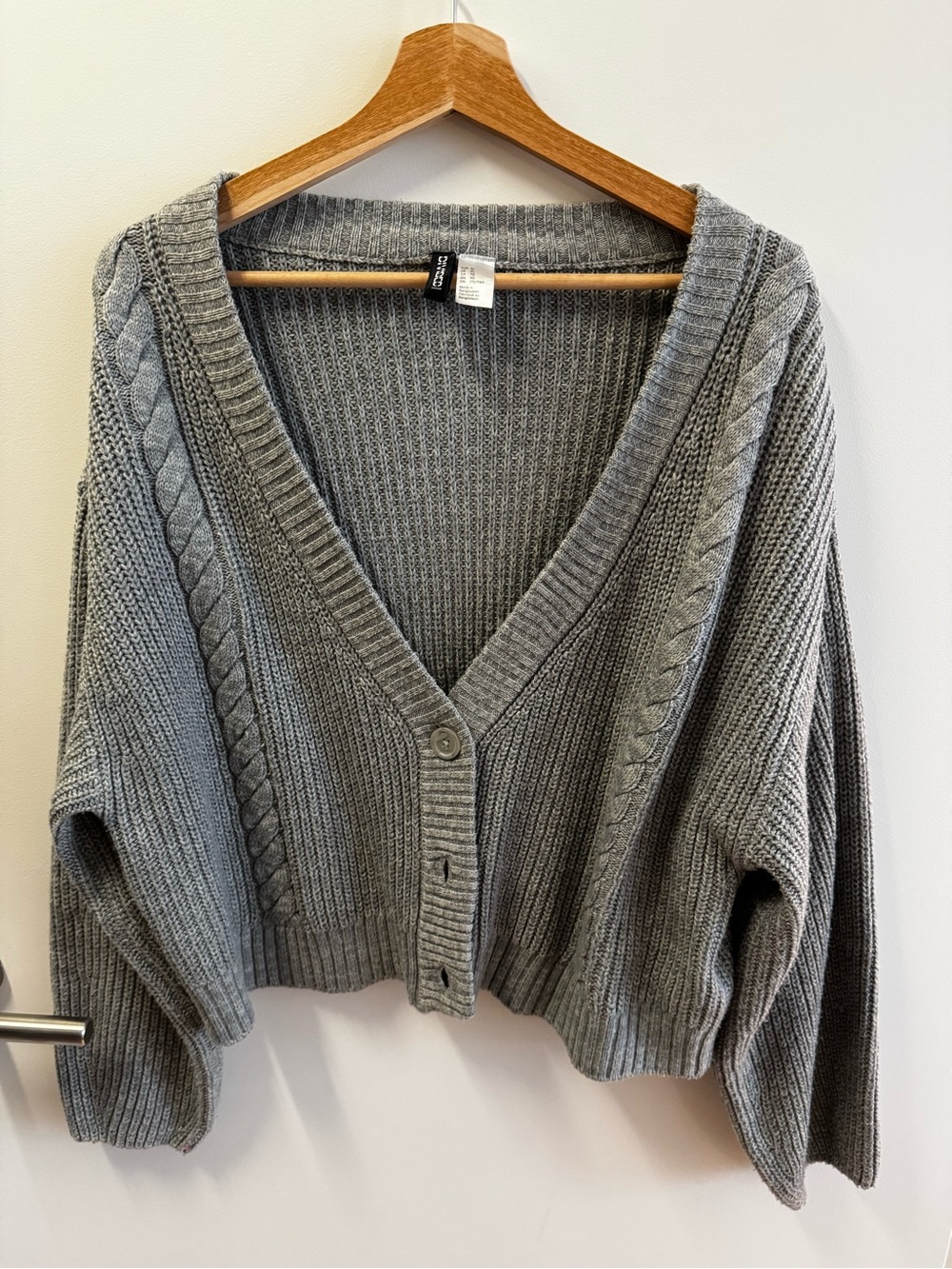H&M Light Gray Cable Knit V-Neck Cropped Cardigan